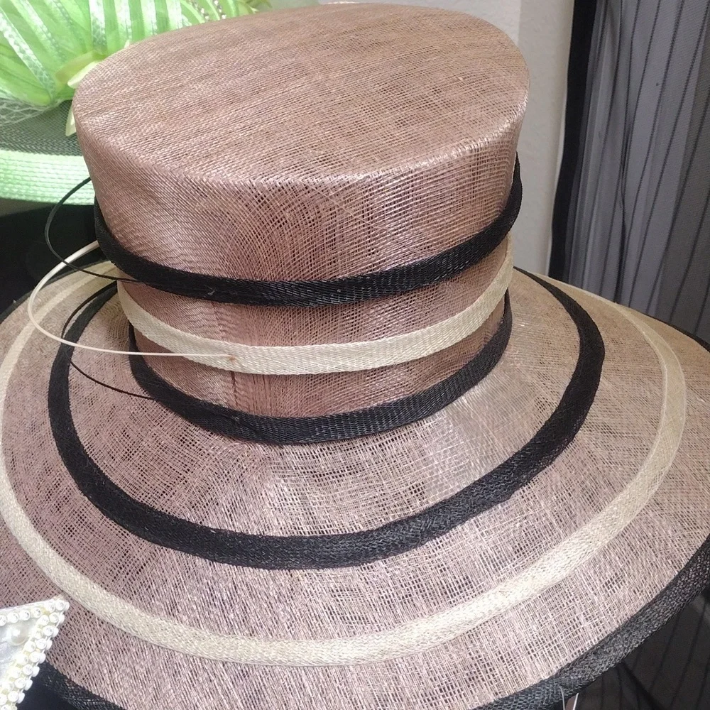 Hat - Picture 2 of 3